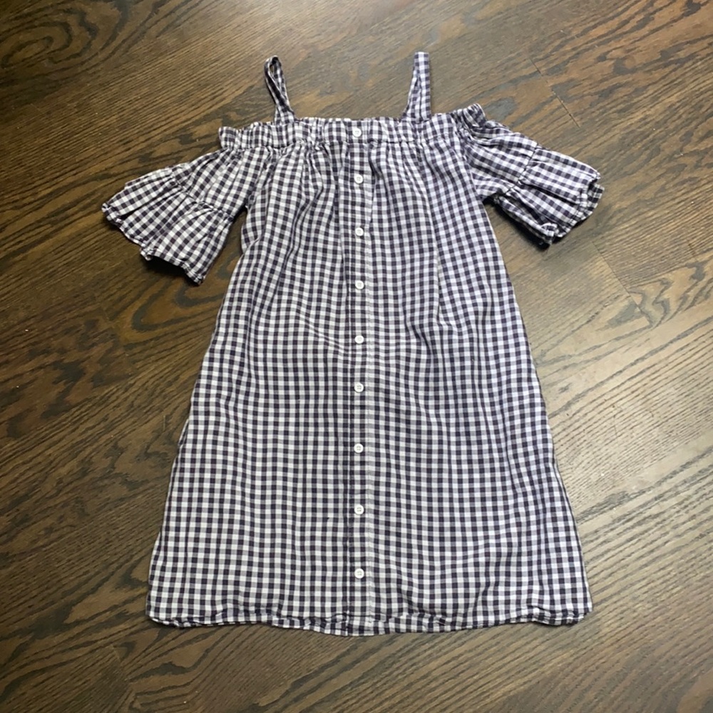 Summery plaid navy dress with off-the-shoulder sleeves